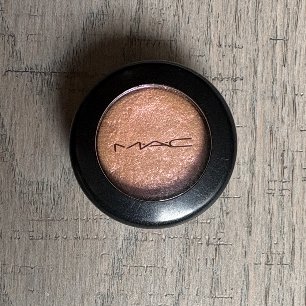 MAC Peachy Shimmer Baked Eyeshadow